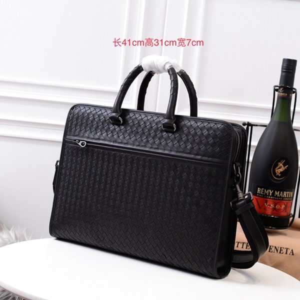 ボッテガヴェネタバッグ背面デザイン